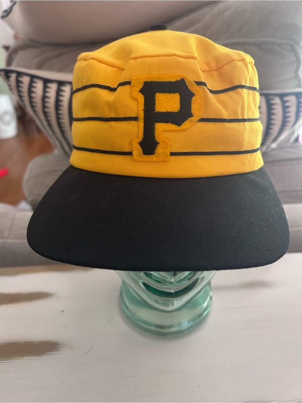 vintage Pittsburgh Pirates MLB baseball cycling-style cap hat